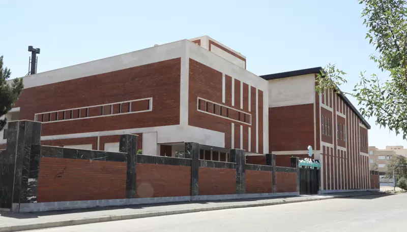 تکمیل سوله ورزشی و سالن چندمنظوره منظوره زنده یاد  بابک معصومی در شهرک کوثر با  اعتبار ۴۲۰ میلیارد ریال و در زیربنای ۲۶۵۰‌ متر مربع 